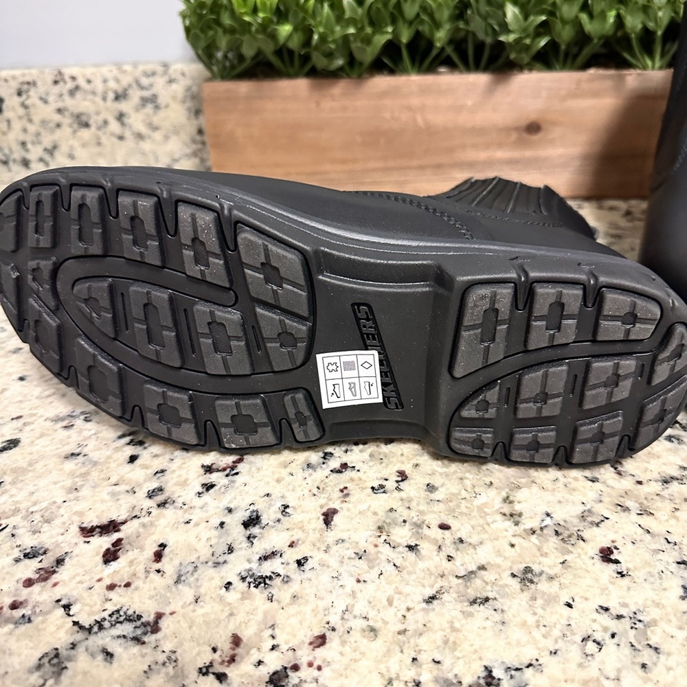 Skecher Leather boots 9 1/2 wide slip on. Never worn. - Picture 6 of 6